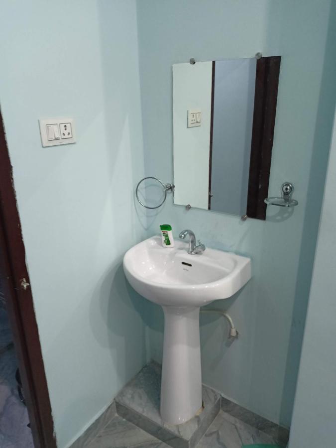 ורנאסי Indra Apartment מראה חיצוני תמונה