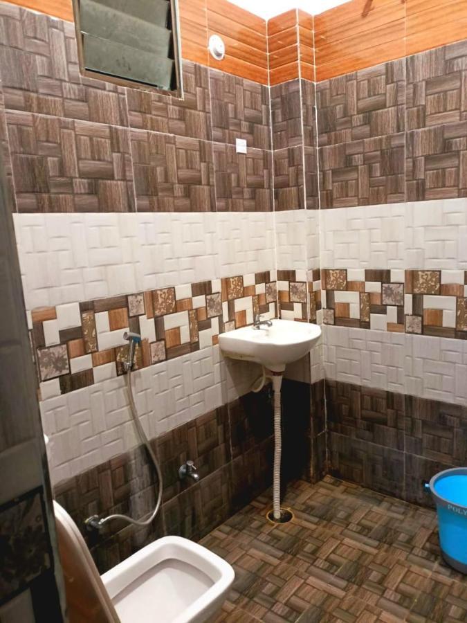 ורנאסי Indra Apartment מראה חיצוני תמונה