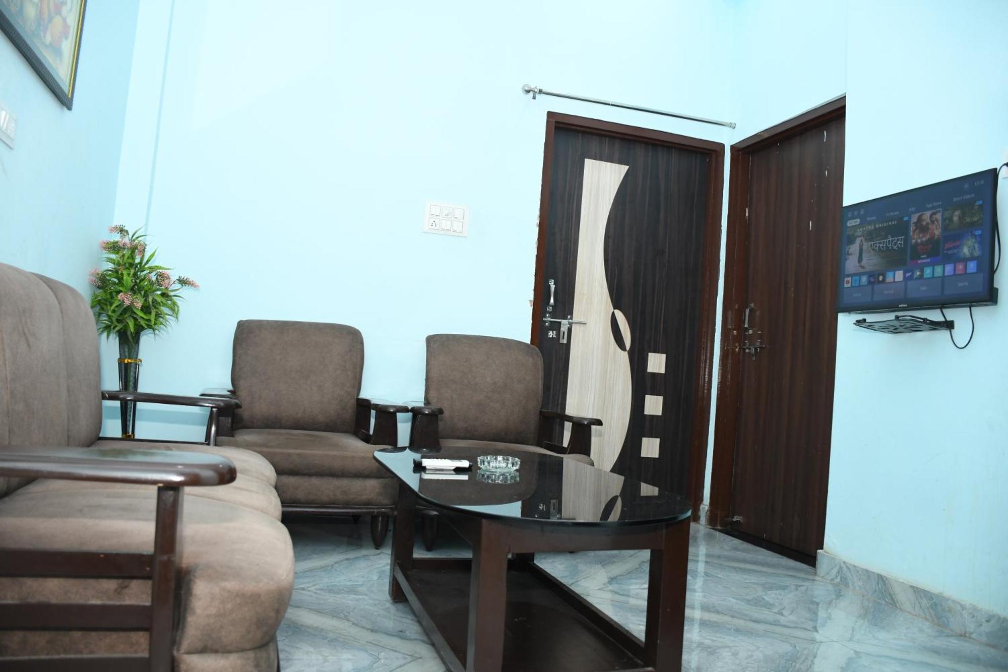 ורנאסי Indra Apartment מראה חיצוני תמונה