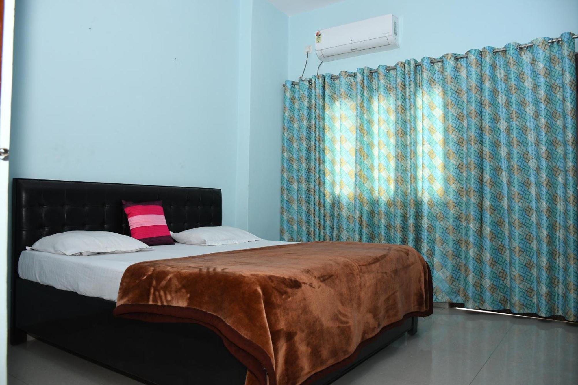 ורנאסי Indra Apartment מראה חיצוני תמונה
